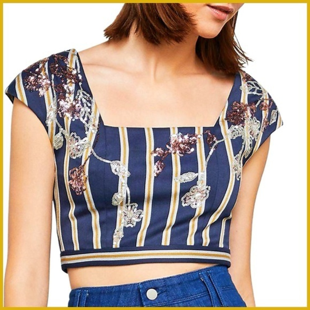 BCBGMaxAzria Blue Floral Sequin Embellished Cropped Top - Picture 2 of 12